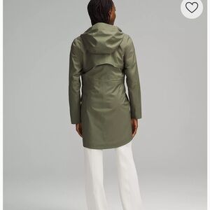 Lululemon Rain Rebel Jacket in green